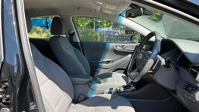 Hyundai IONIQ 1.6 h-GDi 1st Edition DCT Euro 6 (s/s) 5dr Phantom Black