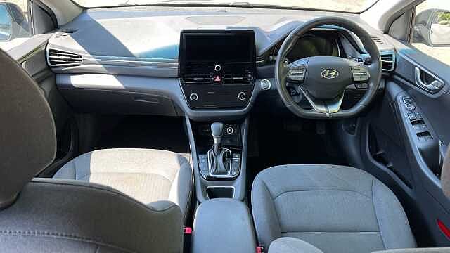 Hyundai IONIQ 1.6 h-GDi 1st Edition DCT Euro 6 (s/s) 5dr Phantom Black