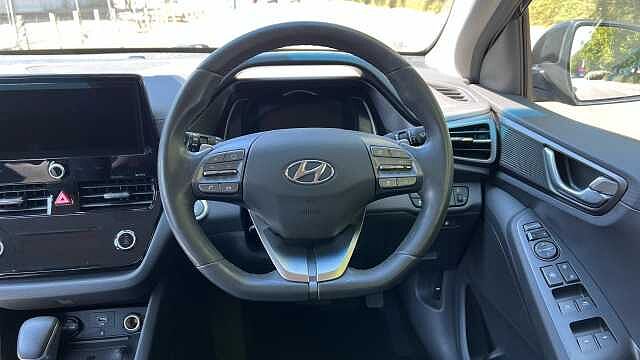 Hyundai IONIQ 1.6 h-GDi 1st Edition DCT Euro 6 (s/s) 5dr Phantom Black