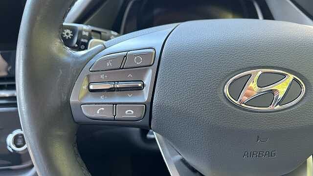 Hyundai IONIQ 1.6 h-GDi 1st Edition DCT Euro 6 (s/s) 5dr Phantom Black