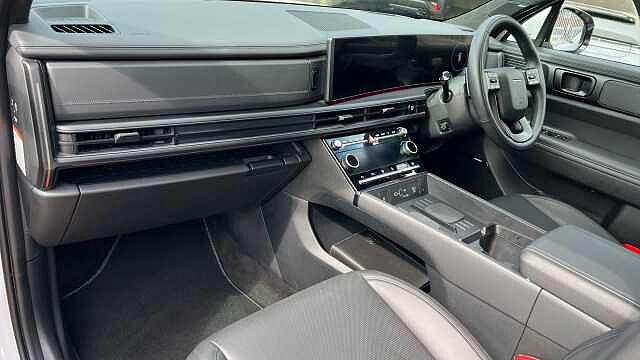 Hyundai SANTA FE 1.6 T-GDi 13.8kWh Calligraphy SUV 5dr Petrol Plug-in Hybrid Auto 4WD Euro 6 (s/s Creamy White Pearl