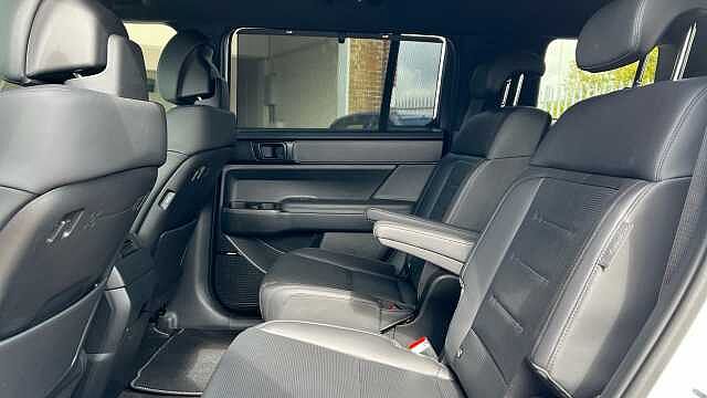 Hyundai SANTA FE 1.6 T-GDi 13.8kWh Calligraphy SUV 5dr Petrol Plug-in Hybrid Auto 4WD Euro 6 (s/s Creamy White Pearl