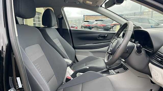Hyundai BAYON 1.0 T-GDi Tech Line SUV 5dr Petrol DCT Euro 6 (s/s) (90 ps) PHANTOM BLACK