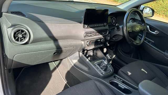 Hyundai KONA 1.0 T-GDi MHEV Premium SUV 5dr Petrol Hybrid Manual Euro 6 (s/s) (120 ps) White