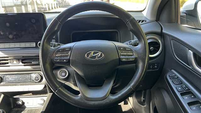 Hyundai KONA 1.0 T-GDi MHEV Premium SUV 5dr Petrol Hybrid Manual Euro 6 (s/s) (120 ps) White