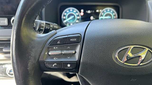 Hyundai KONA 1.0 T-GDi MHEV Premium SUV 5dr Petrol Hybrid Manual Euro 6 (s/s) (120 ps) White