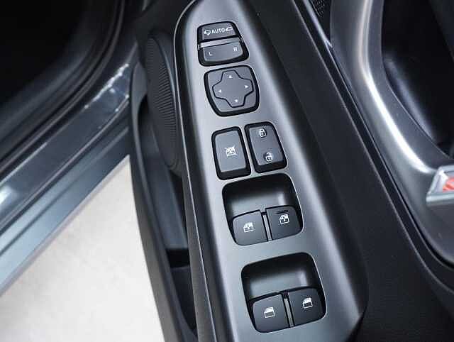 Hyundai KONA 64kWh Premium SUV 5dr Electric Auto (10.5kW Charger) (204 ps) Dark Knight Grey