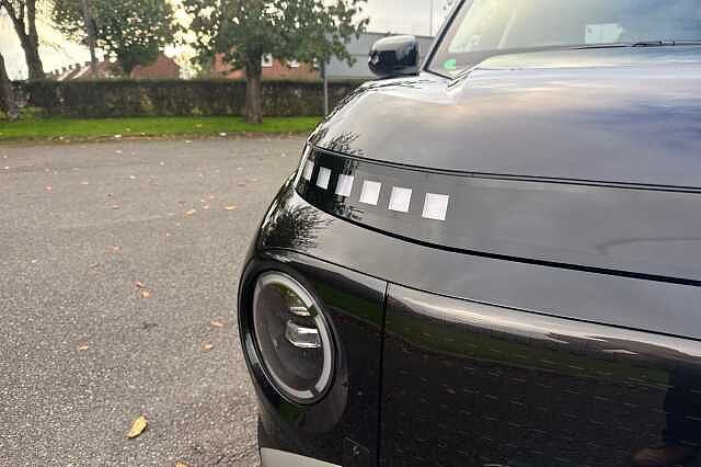 Hyundai INSTER 02 Black