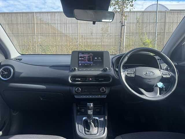 Hyundai KONA 1.6 GDi Hybrid SE Connect 5dr DCT White
