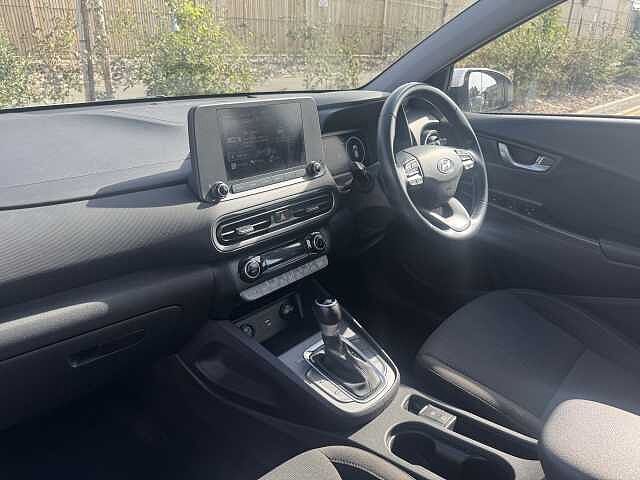 Hyundai KONA 1.6 GDi Hybrid SE Connect 5dr DCT White