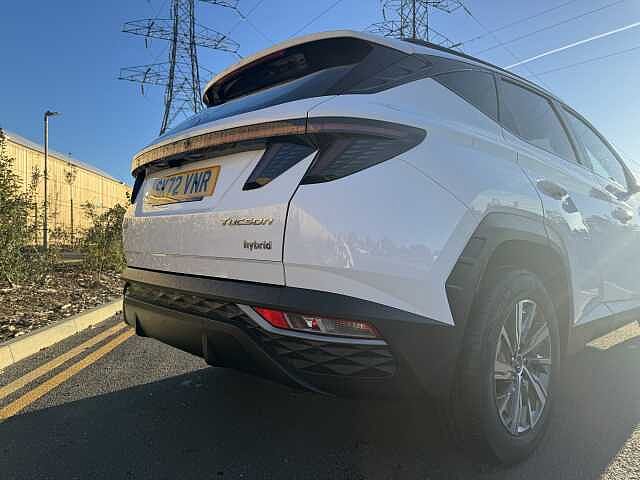 Hyundai TUCSON 1.6 TGDi Hybrid 230 SE Connect 5dr 2WD Auto White