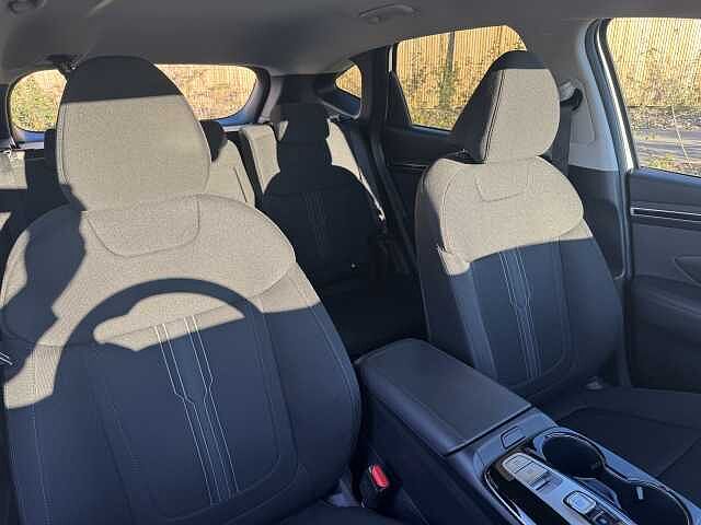 Hyundai TUCSON 1.6 TGDi Hybrid 230 SE Connect 5dr 2WD Auto White