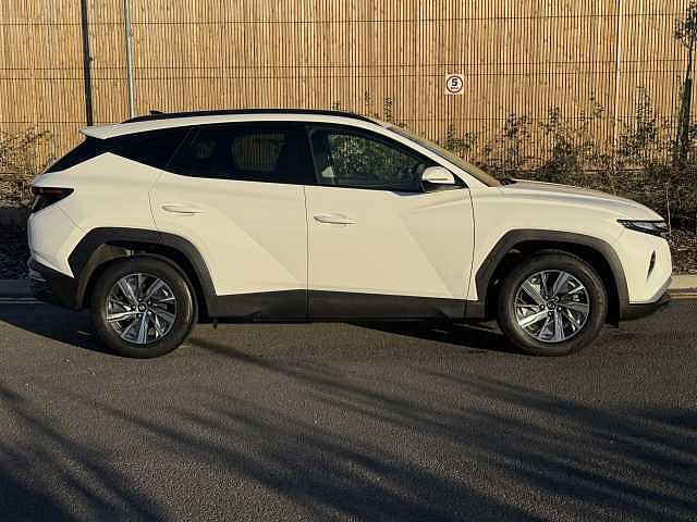 Hyundai TUCSON 1.6 TGDi Hybrid 230 SE Connect 5dr 2WD Auto White