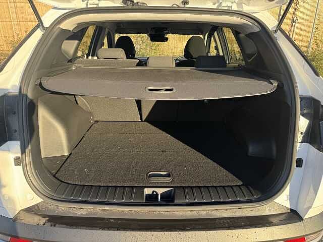 Hyundai TUCSON 1.6 TGDi Hybrid 230 SE Connect 5dr 2WD Auto White