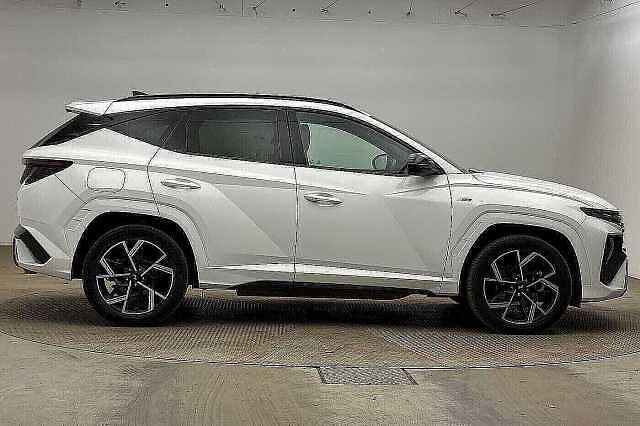 Hyundai TUCSON 1.6T Plug-in Hybrid N Line 5dr 4WD Auto White