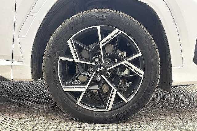 Hyundai TUCSON 1.6T Plug-in Hybrid N Line 5dr 4WD Auto White
