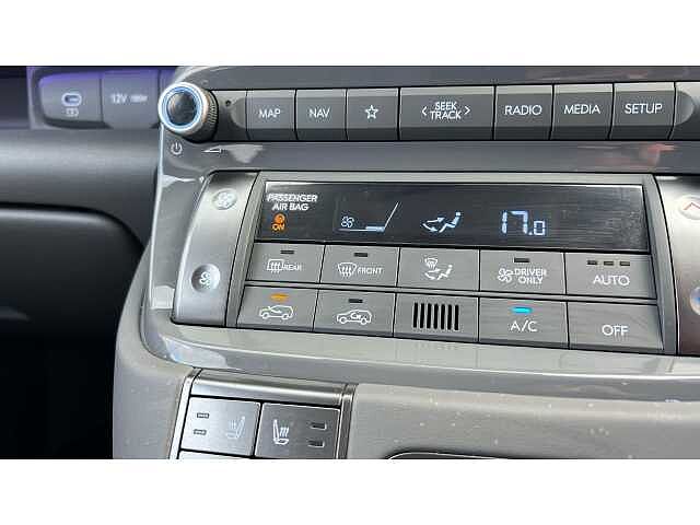 Hyundai INSTER Inster 5Dr HAT 85kW Cross 49kWh Amazonas Green