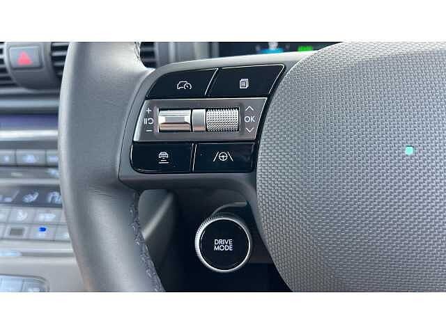 Hyundai INSTER Inster 5Dr HAT 85kW Cross 49kWh Amazonas Green