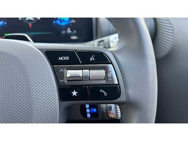 Hyundai INSTER Inster 5Dr HAT 85kW Cross 49kWh Amazonas Green