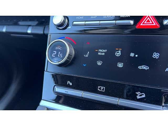 Hyundai SANTA FE SANTA FE 1.6 TGDi 239 Hybrid Ultimate 5dr 4WD Auto Typhoon Silver