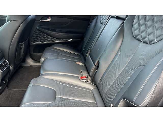 Hyundai SANTA FE SANTA FE 1.6 TGDi Plug-in Hybrid Ultimate 5dr 4WD Auto SILVER