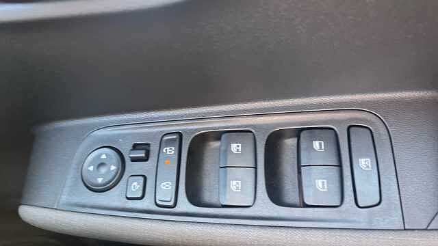 Hyundai INSTER INSTER 85kW 02 49kWh 5dr Auto Jungle Khaki
