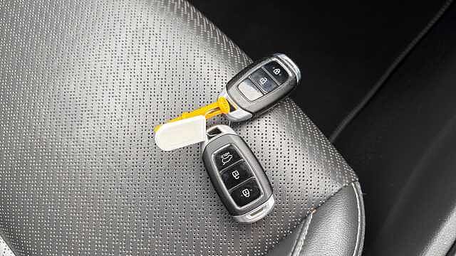 Hyundai KONA 1.6 GDi Hybrid Premium SE 5dr DCT Hybrid Hatchback Orange