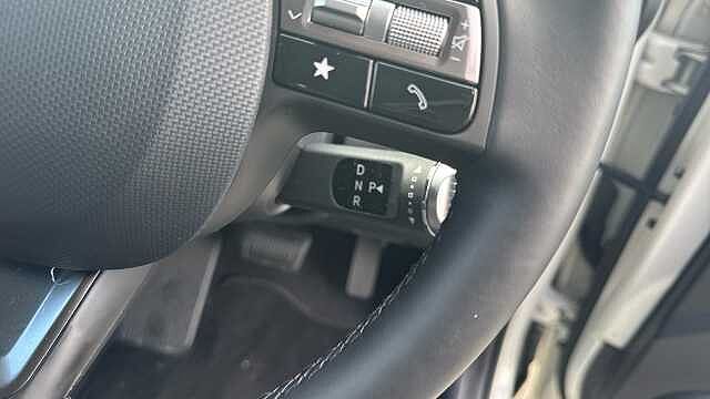 Hyundai INSTER 85kW 02 49kWh 5dr Auto Electric Hatchback Natural Ivory - Solid