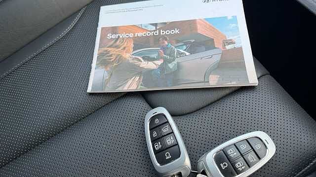 Hyundai SANTA FE 1.6 TGDi Hybrid Ultimate 5dr Auto Hybrid Estate White
