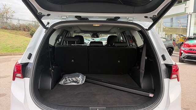 Hyundai SANTA FE 1.6 TGDi Hybrid Ultimate 5dr Auto Hybrid Estate White