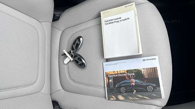 Hyundai TUCSON 1.6T Hybrid Ultimate 5dr Auto Hybrid Estate White