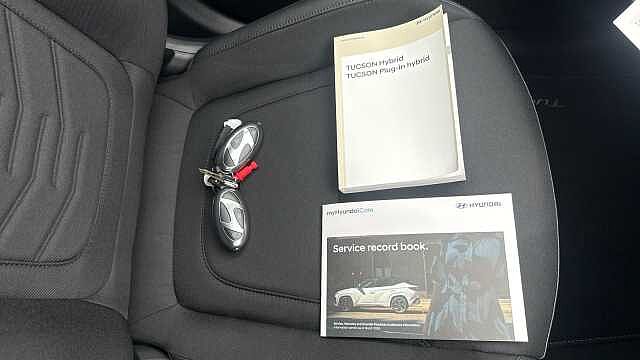Hyundai TUCSON 1.6T 239 Hybrid Black Line 5dr Auto Hybrid Estate Abyss Black - Pearl