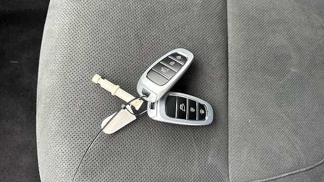Hyundai TUCSON 1.6 TGDi Plug-in Hybrid N Line 5dr 4WD Auto Red