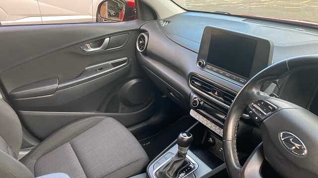 Hyundai KONA 1.6 GDi Hybrid SE Connect 5dr DCT Red