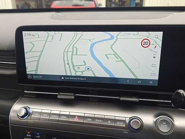 Hyundai KONA 65.4kWh Ultimate SUV 5dr Electric Auto (218 ps) White