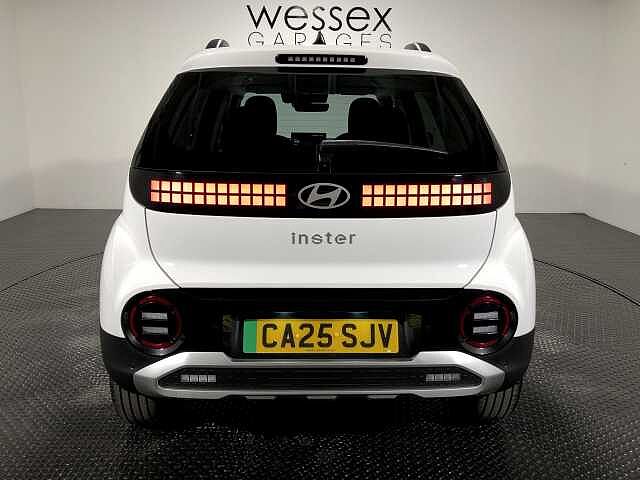 Hyundai INSTER 85kW 02 49kWh 5dr Auto White