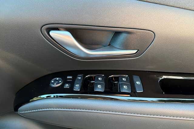 Hyundai TUCSON 1.6 TGDi Hybrid 230 Ultimate 5dr 2WD Auto White