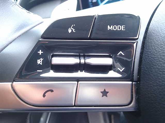 Hyundai TUCSON 1.6 TGDi Hybrid 230 Premium 5dr 2WD Auto Engine Red