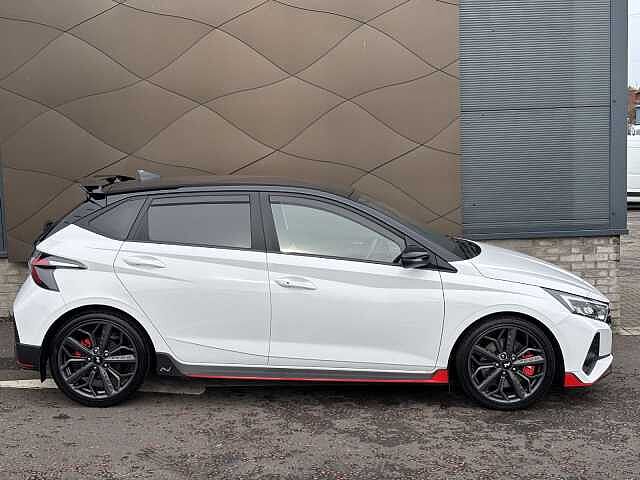Hyundai I20 N 1.6 T-GDI 204PS Polar White with Phantom Black Roof