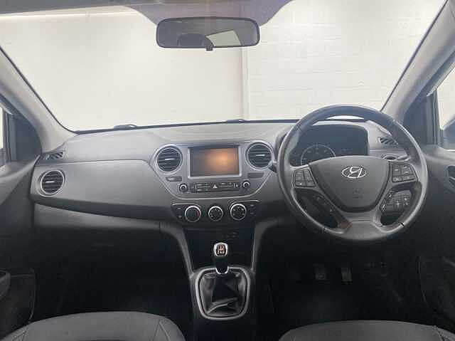 Hyundai I10 1.0 Play 5dr WHITE