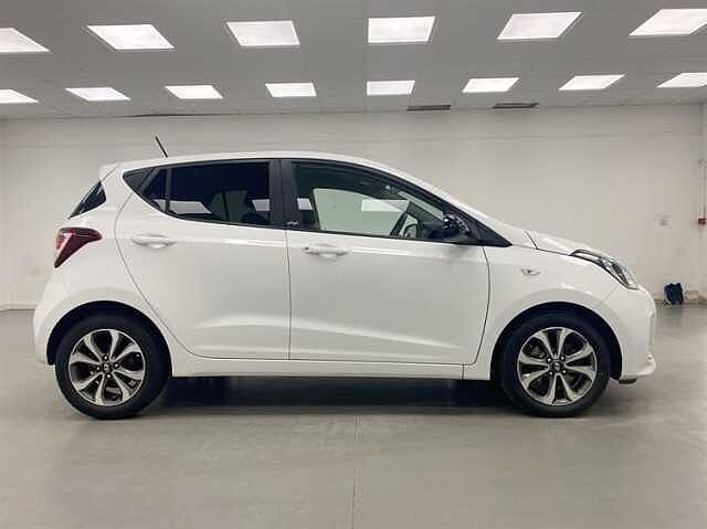 Hyundai I10 1.0 Play 5dr WHITE