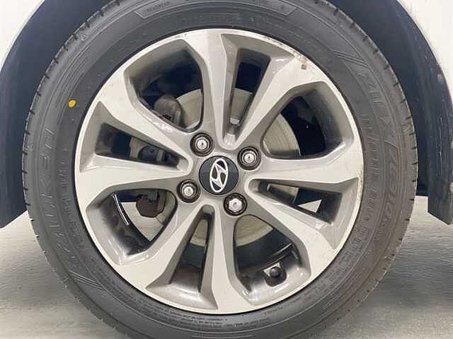 Hyundai I10 1.0 Play 5dr WHITE