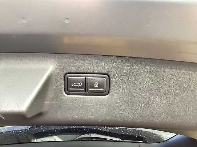 Hyundai Santa Fe 1.6 TGDi Plug-in Hybrid Ultimate 5dr 4WD Auto