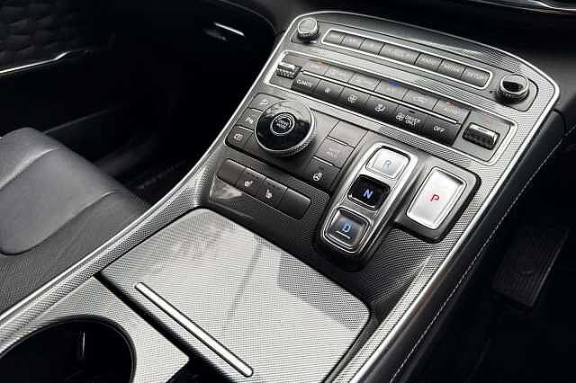 Hyundai SANTA FE 1.6 TGDi Hybrid Premium 5dr Auto Typhoon Silver