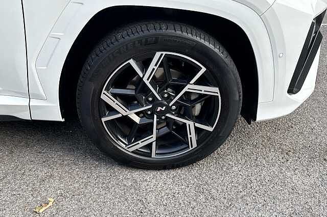Hyundai TUCSON 1.6T Hybrid N Line S 5dr Auto Serenity White
