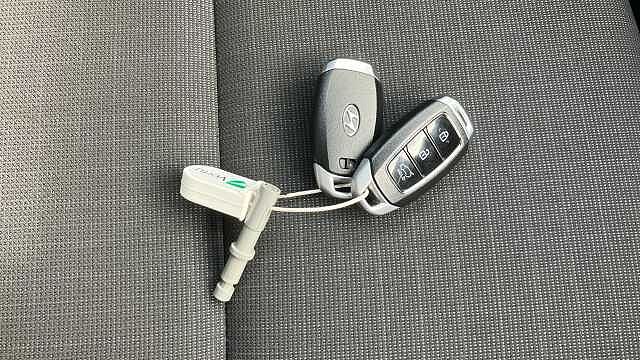 Hyundai KONA 1.6 GDi Hybrid Premium 5dr DCT Hybrid Hatchback Blue