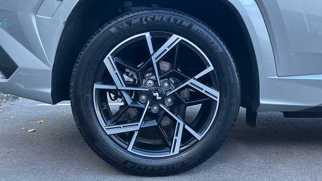 Hyundai TUCSON 1.6T Plug-in Hybrid N Line Edition 5dr Auto Estate Shimmering Silver - Metallic
