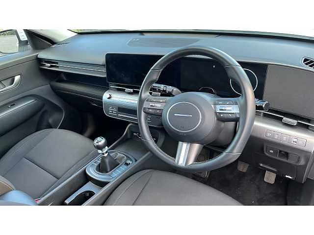 Hyundai KONA KONA 1.6T 138 Advance 5dr Serenity White