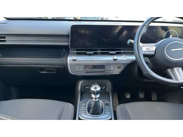 Hyundai KONA KONA 1.6T 138 Advance 5dr Serenity White