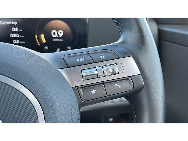 Hyundai KONA KONA 1.6T 138 Advance 5dr Serenity White